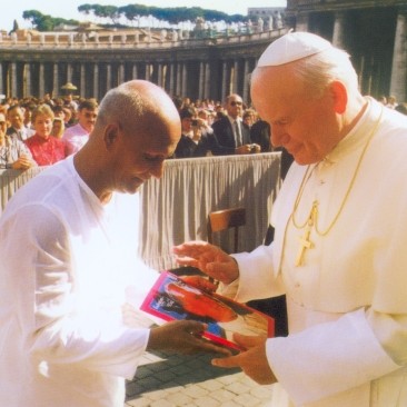 Sri Chinmoy - Pope_0.jpg