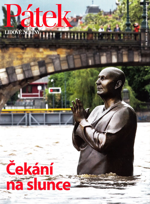 2013_lidove_noviny_statue_prague_sri_chinmoy.jpg