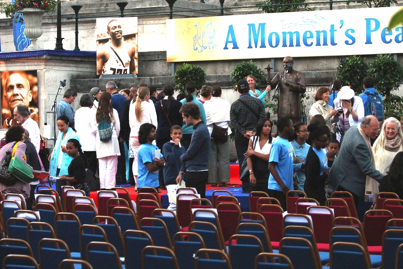 sri_chinmoy-_a_moment_of_peace_-london_2012-9.jpg